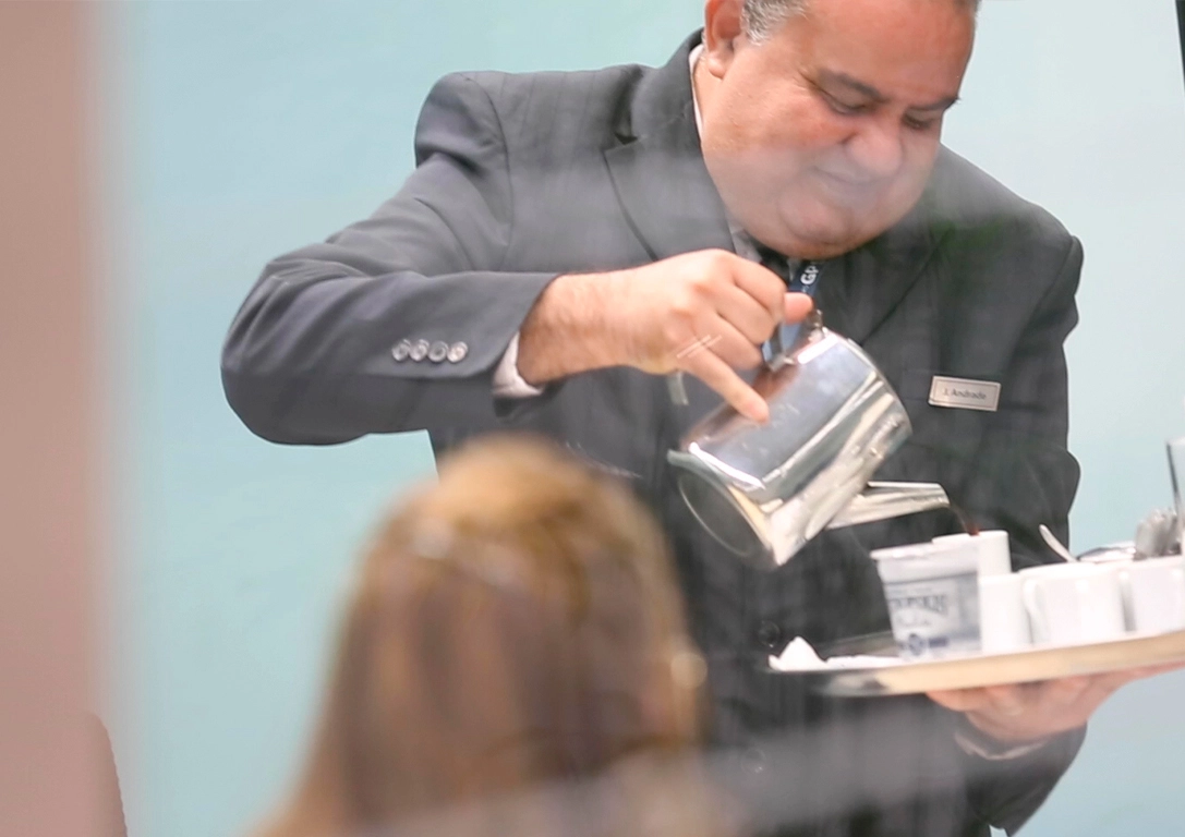 Oferecemos recepção profissional e atendimento corporativo de excelência. Conte com recepcionistas terceirizadas qualificadas do Grupo GPS para valorizar a imagem da sua empresa.